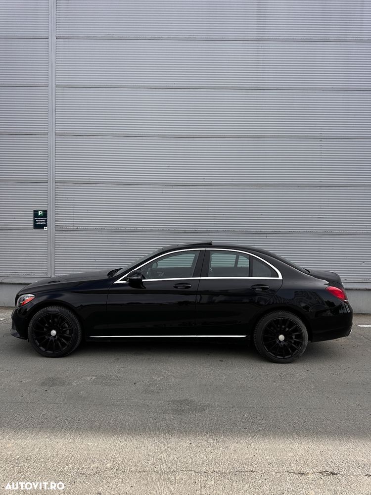 Mercedes-Benz C 300 4MATIC Aut. - 4