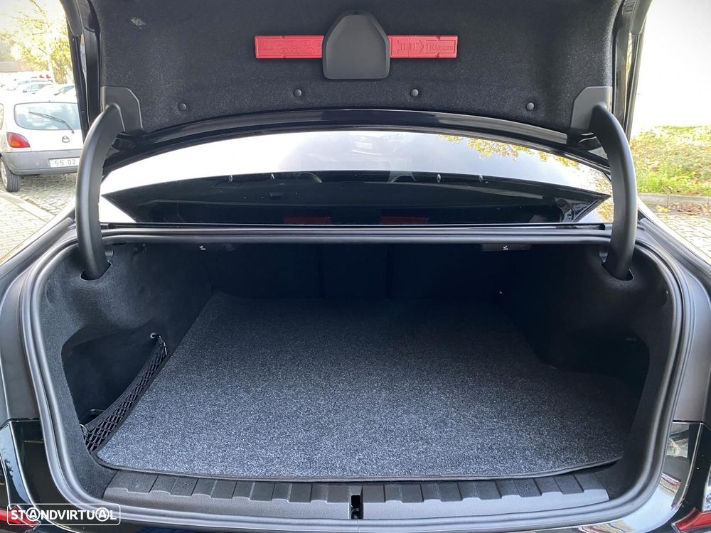 BMW 330 e Pack M Auto - 31