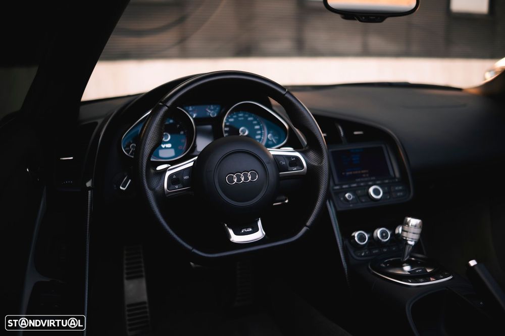 Audi R8 Spyder 5.2 FSi V10 quattro R tronic - 11