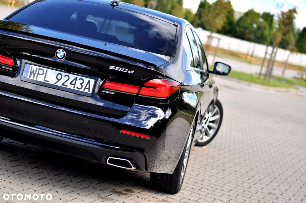 BMW Seria 5 520d xDrive Sport Line - 9