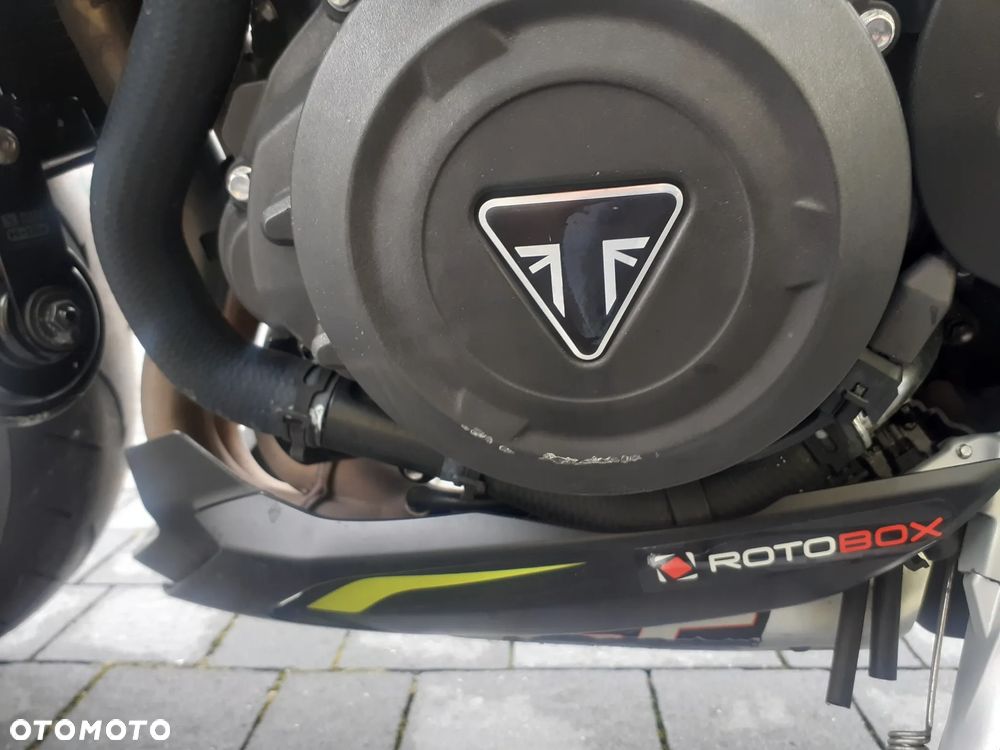 Triumph Street Triple - 28