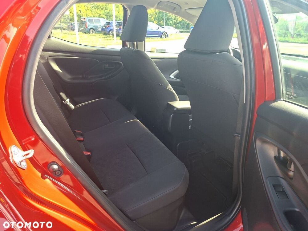 Toyota Yaris - 10