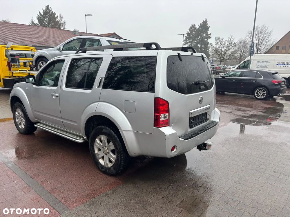 Nissan Pathfinder 2.5 DCi Elegance - 6