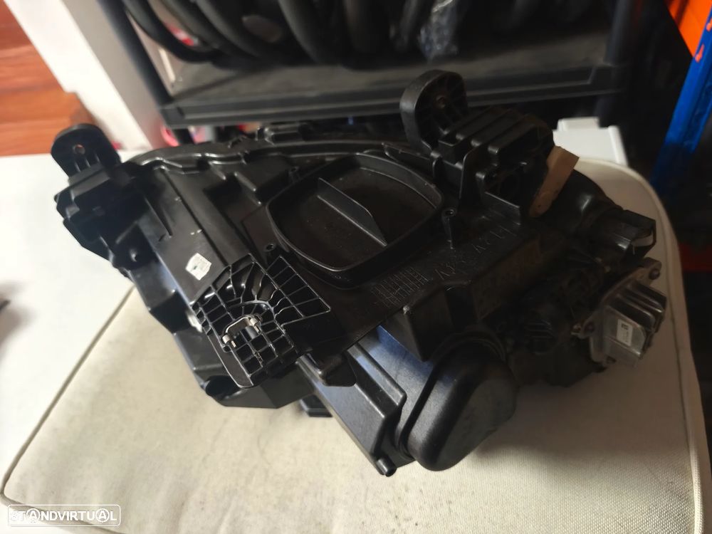 Farol esquerdo Led Audi Q2 - 9