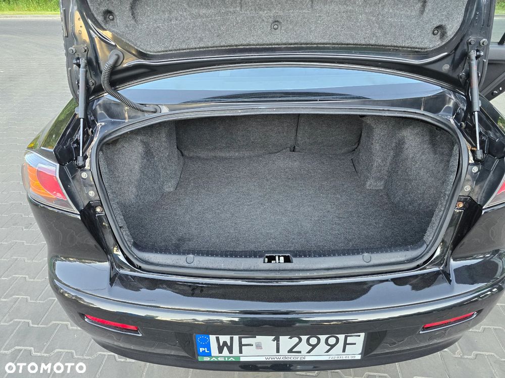 Mitsubishi Lancer 1.6 Intense - 14