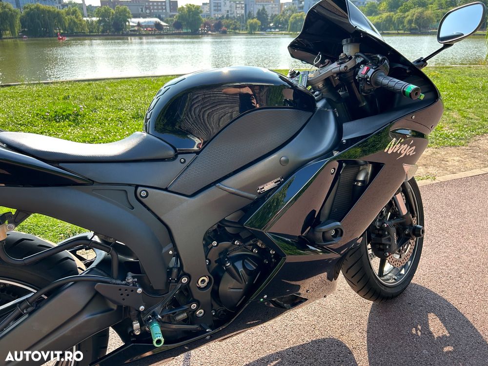 Kawasaki ZX-6R Ninja - 6