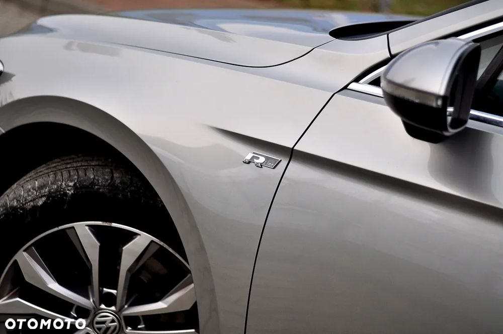 Volkswagen Passat - 11