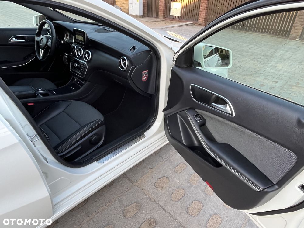 Mercedes-Benz Klasa A 180 7G-DCT Activity Edition - 13