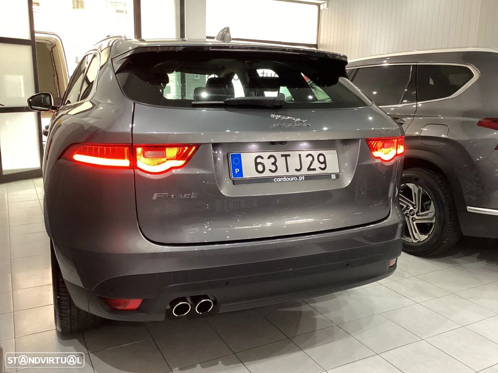 Jaguar F-Pace 2.0 i4D Portfolio Aut. - 8