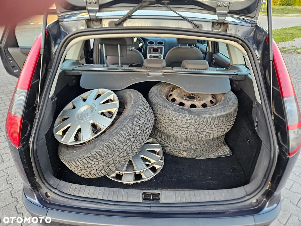 Ford Focus Turnier 1.8 Style+ - 24