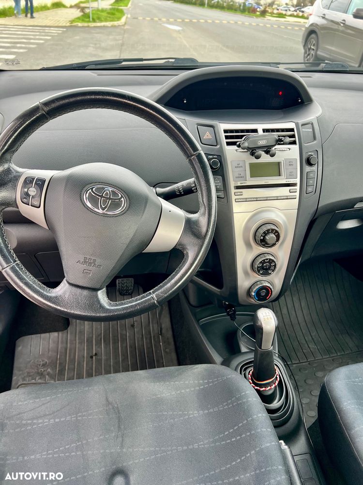 Toyota Yaris 1.3 Sol - 18
