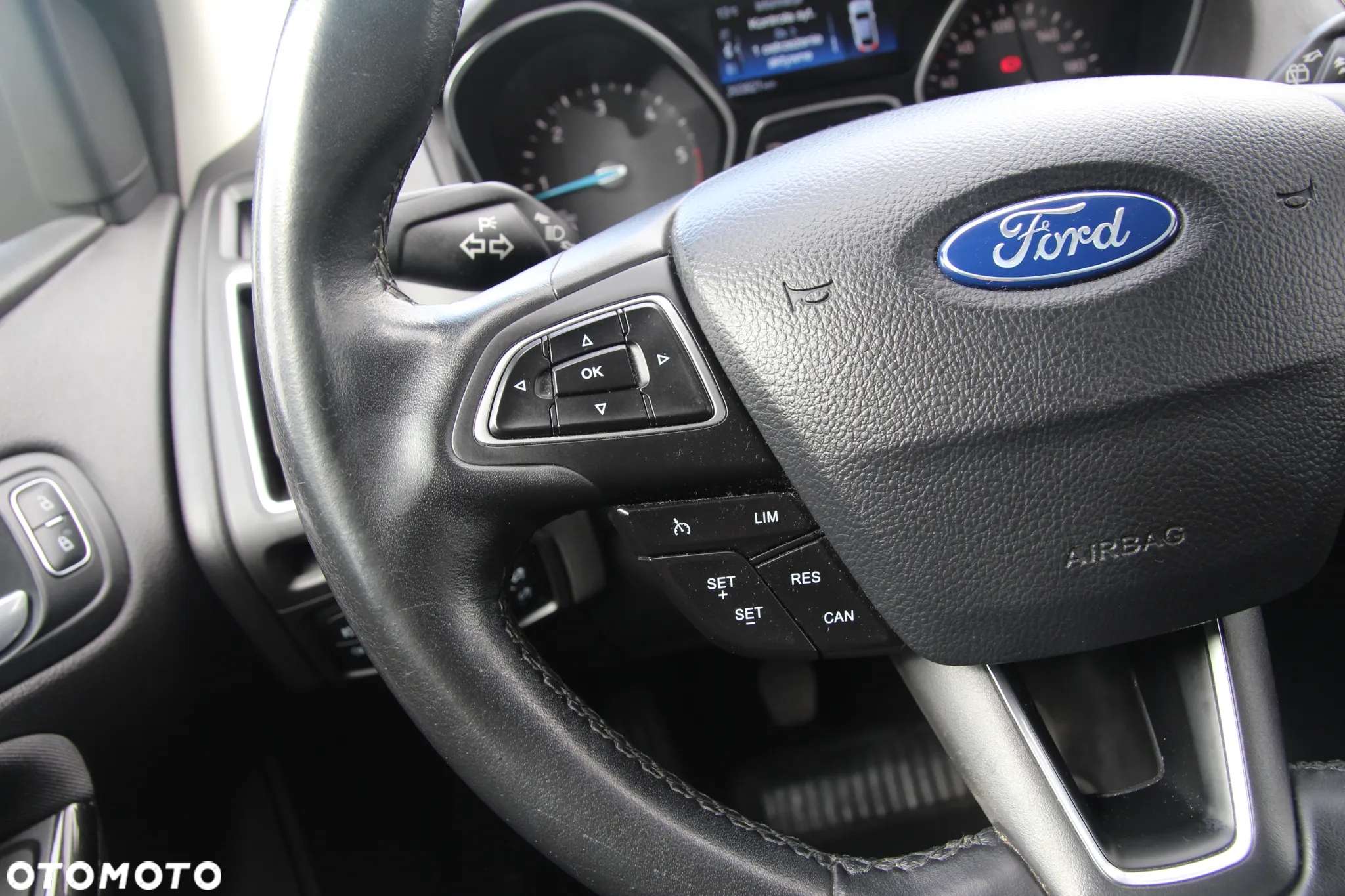 Ford Focus - 32