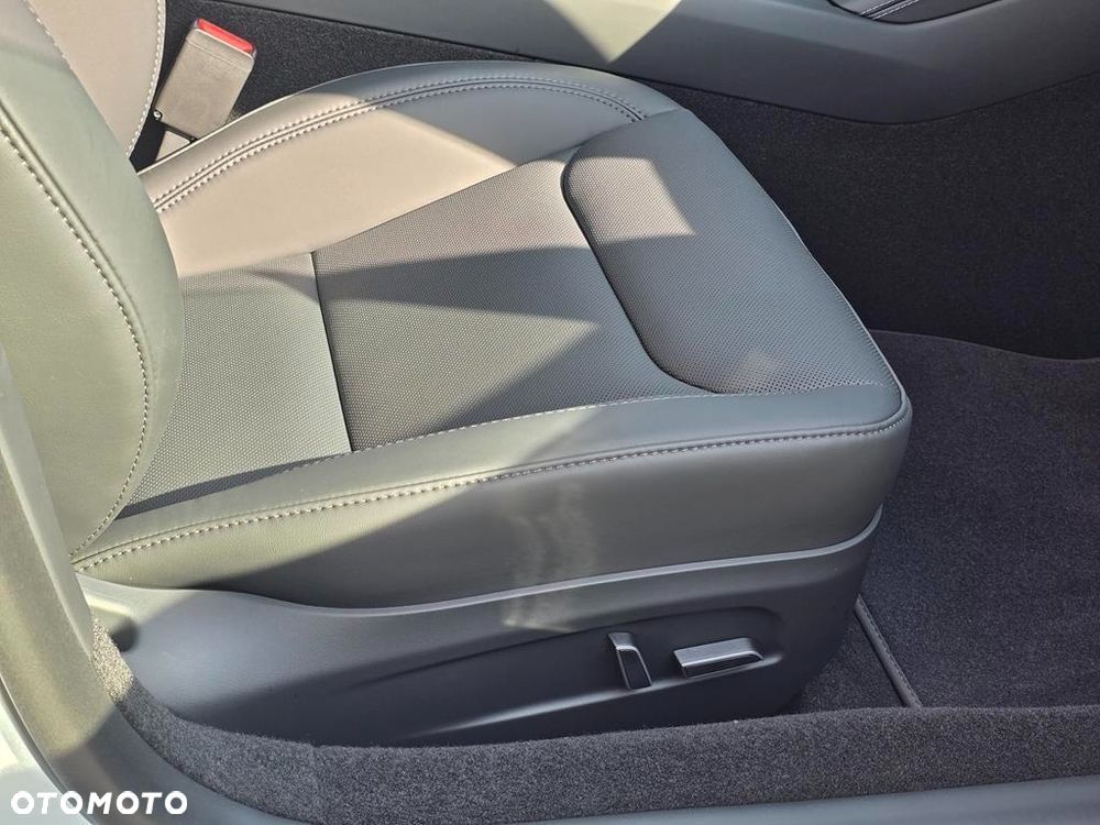 Tesla Model 3 Long Range AWD Premium - 25