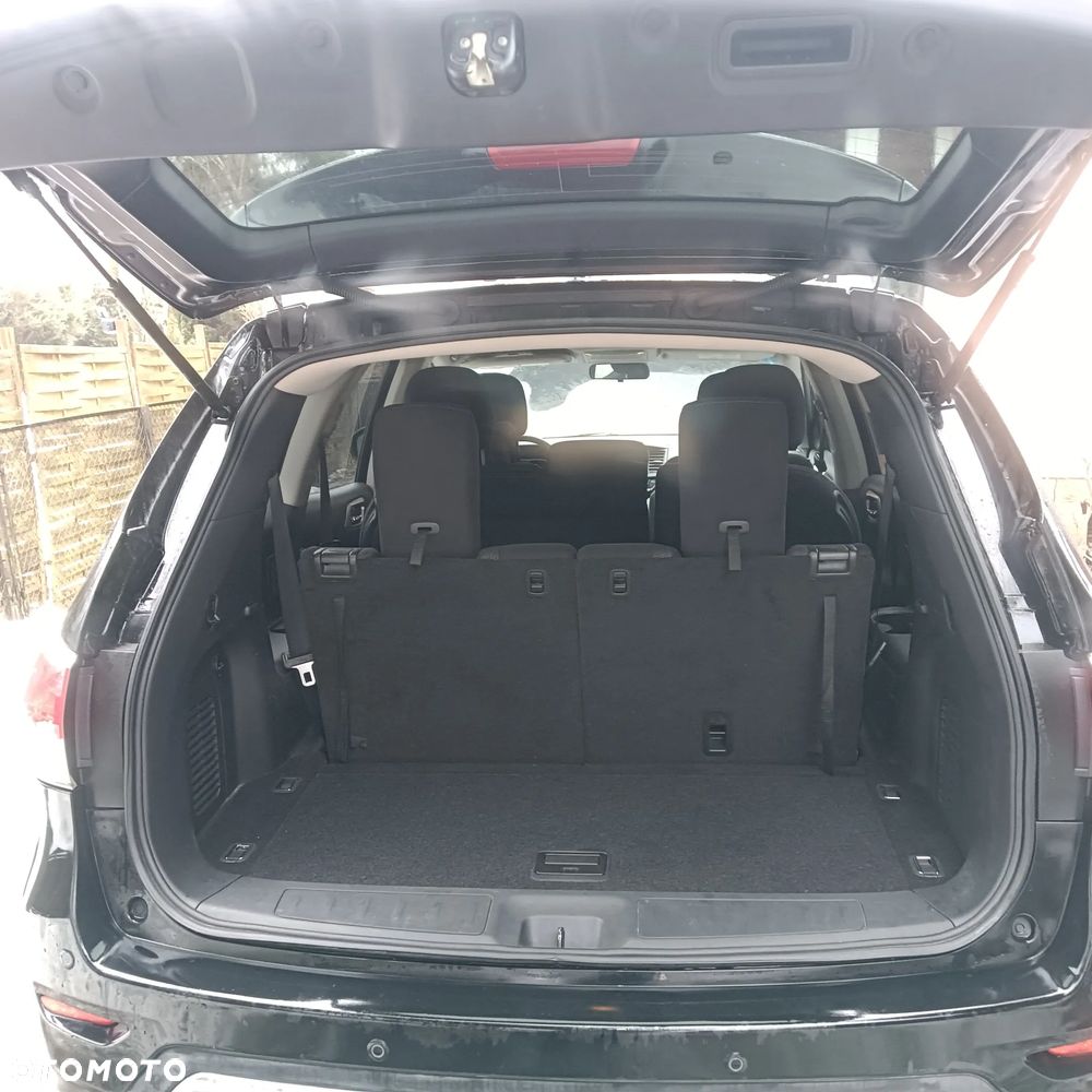 Nissan Pathfinder - 8