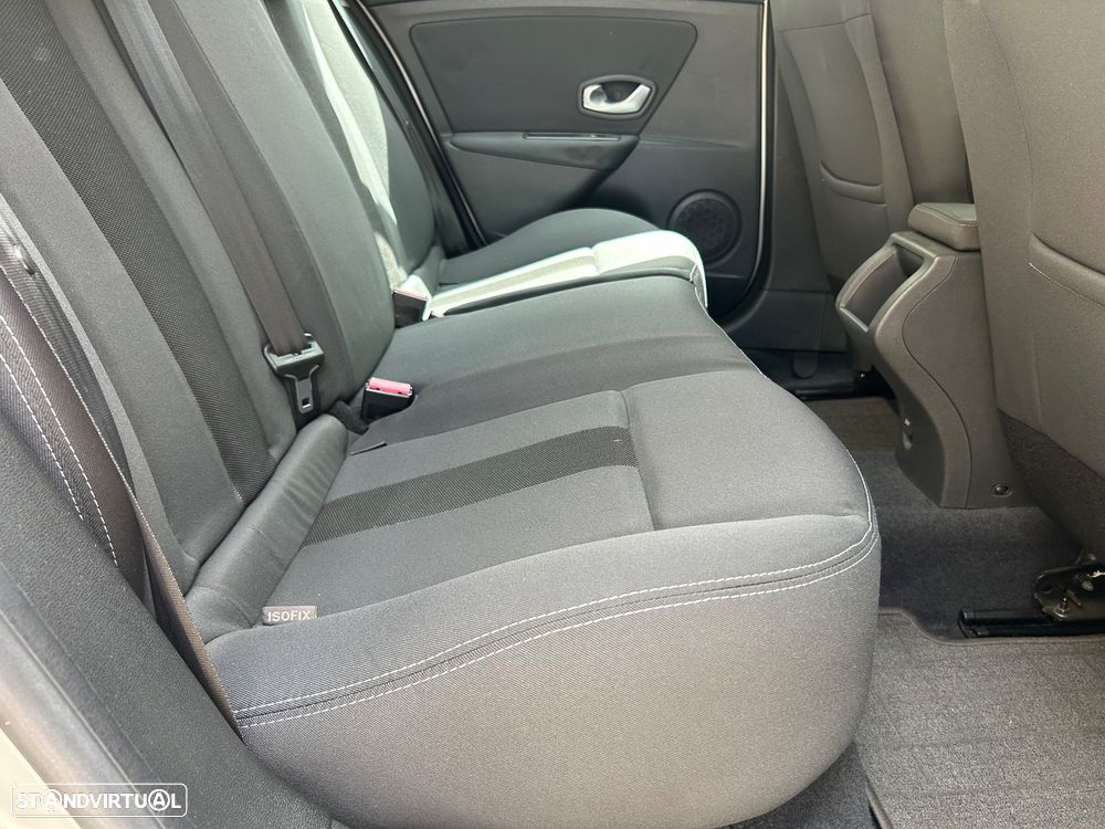 Renault Mégane 1.5 dCi Dynamique - 13