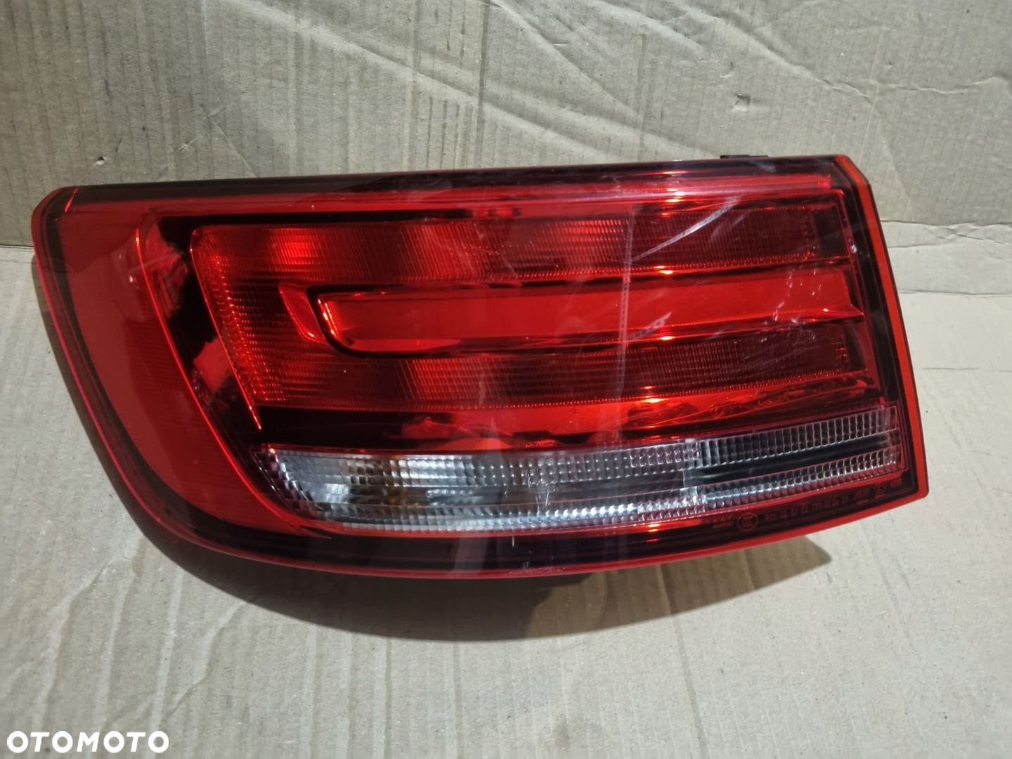 LAMPA TYLNA TYL AUDI A4 B9 lewa 8w5945069a - 3