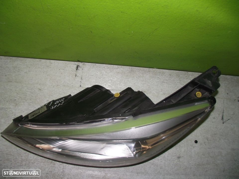 Farol Esquerdo Ford C-Max - 2015 - F1141 - 3