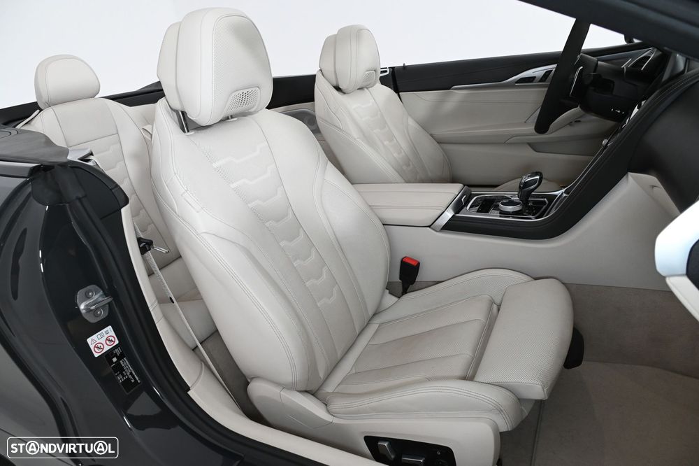 BMW M850i xDrive - 25