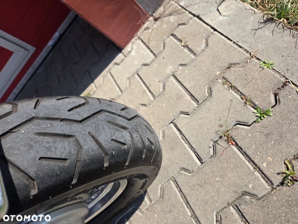 Suzuki Intruder - 10