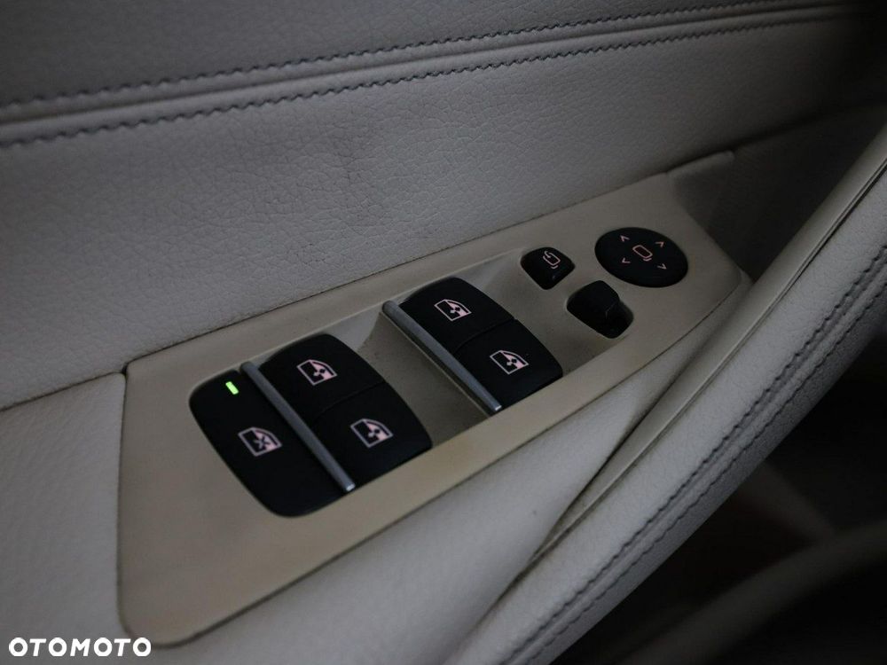 BMW Seria 5 520d Luxury Line - 38
