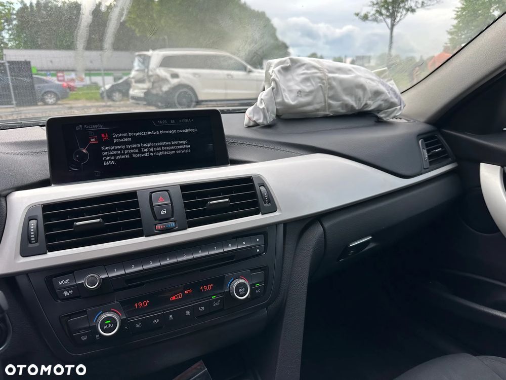 BMW Seria 3 320d - 13