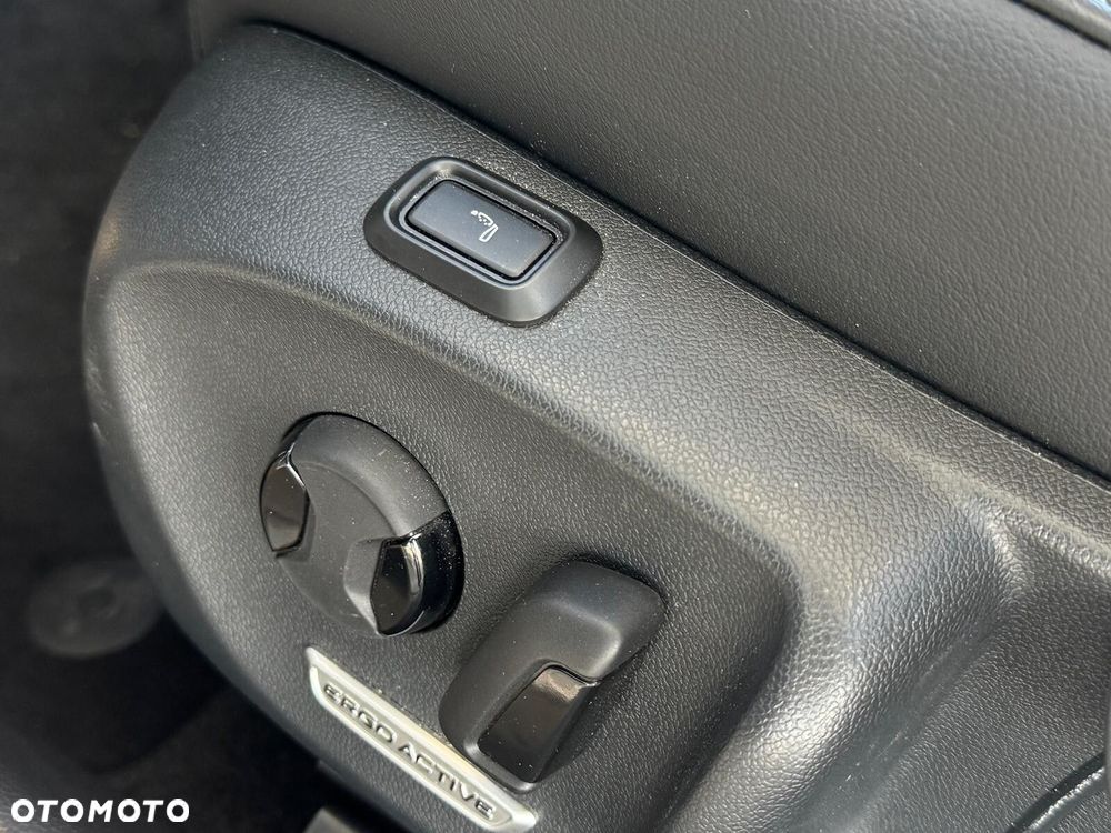 Volkswagen Passat Variant 2.0 TDI SCR Business Plus DSG - 17