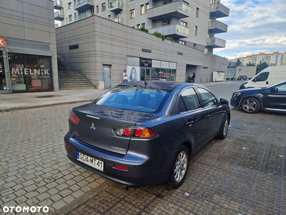 Mitsubishi Lancer 1.6 Invite - 2