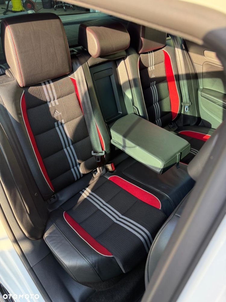 Volkswagen Golf - 6