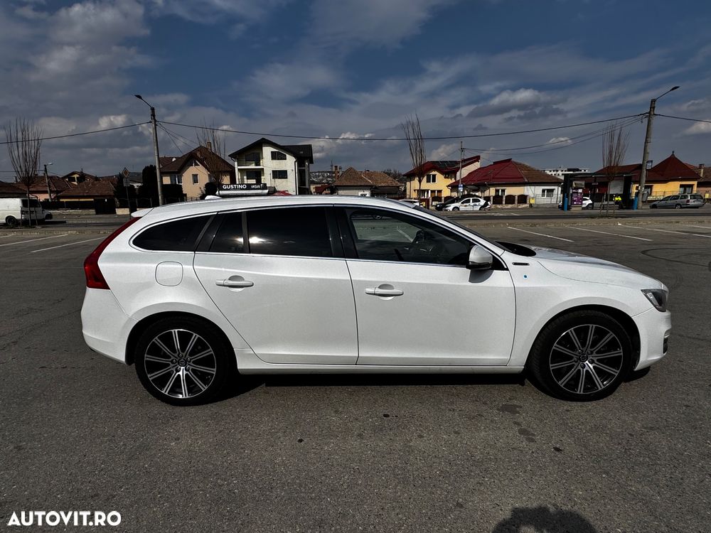 Volvo V60 D6 Plug-In-Hybrid AWD Geartronic Pure Limited - 6