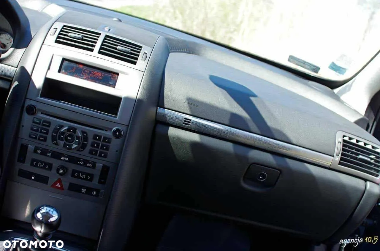 Peugeot 407 - 8