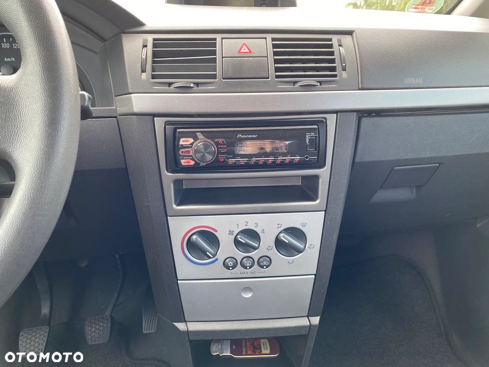 Opel Meriva 1.6 16V Essentia - 14