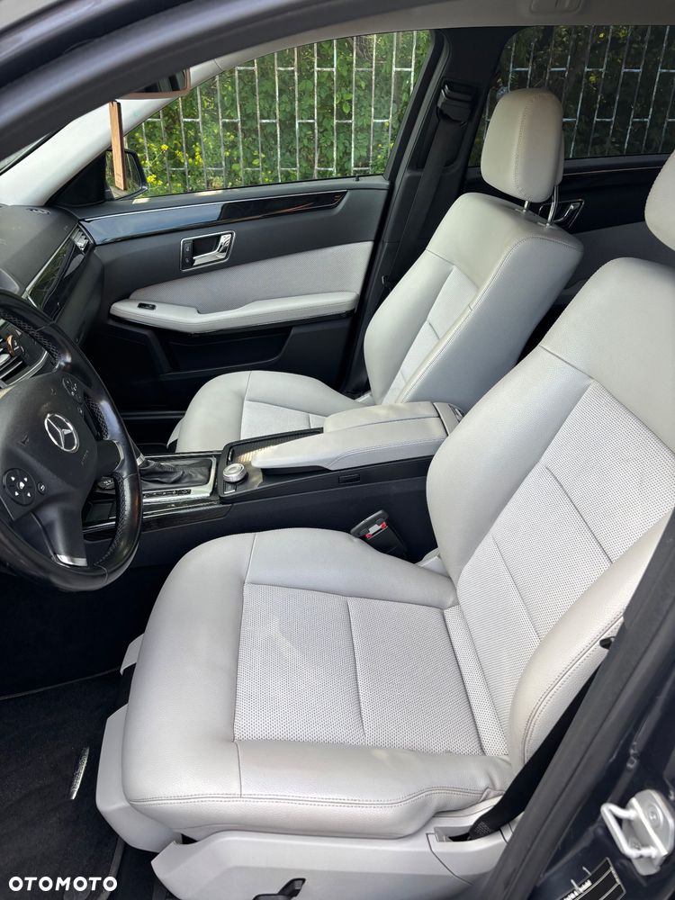 Mercedes-Benz Klasa E 220 CDI DPF BlueEFFICIENCY Automatik Avantgarde - 4