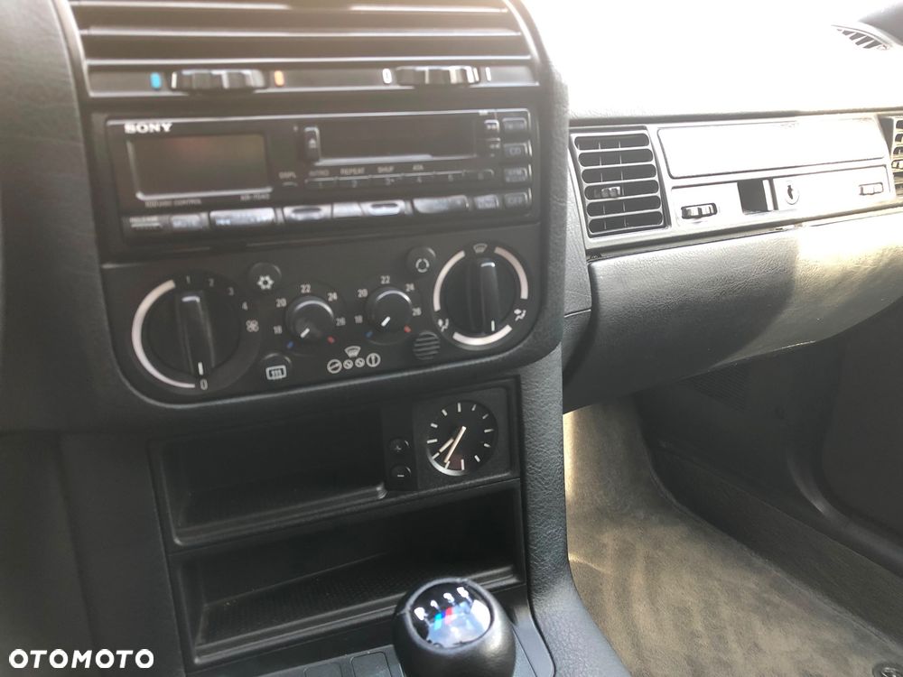 BMW Seria 3 320i - 8