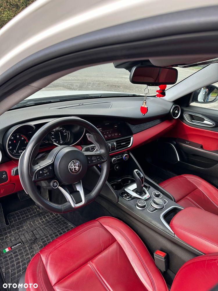 Alfa Romeo Giulia - 14