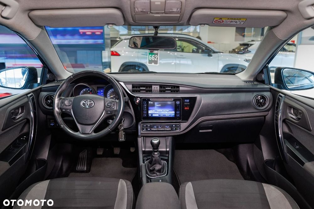 Toyota Auris - 22