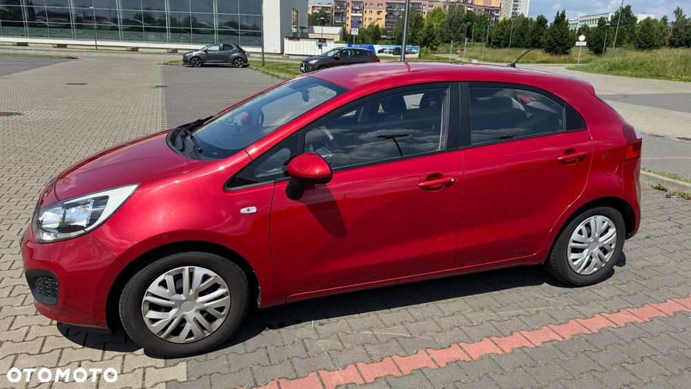 Kia Rio 1.2 L - 8