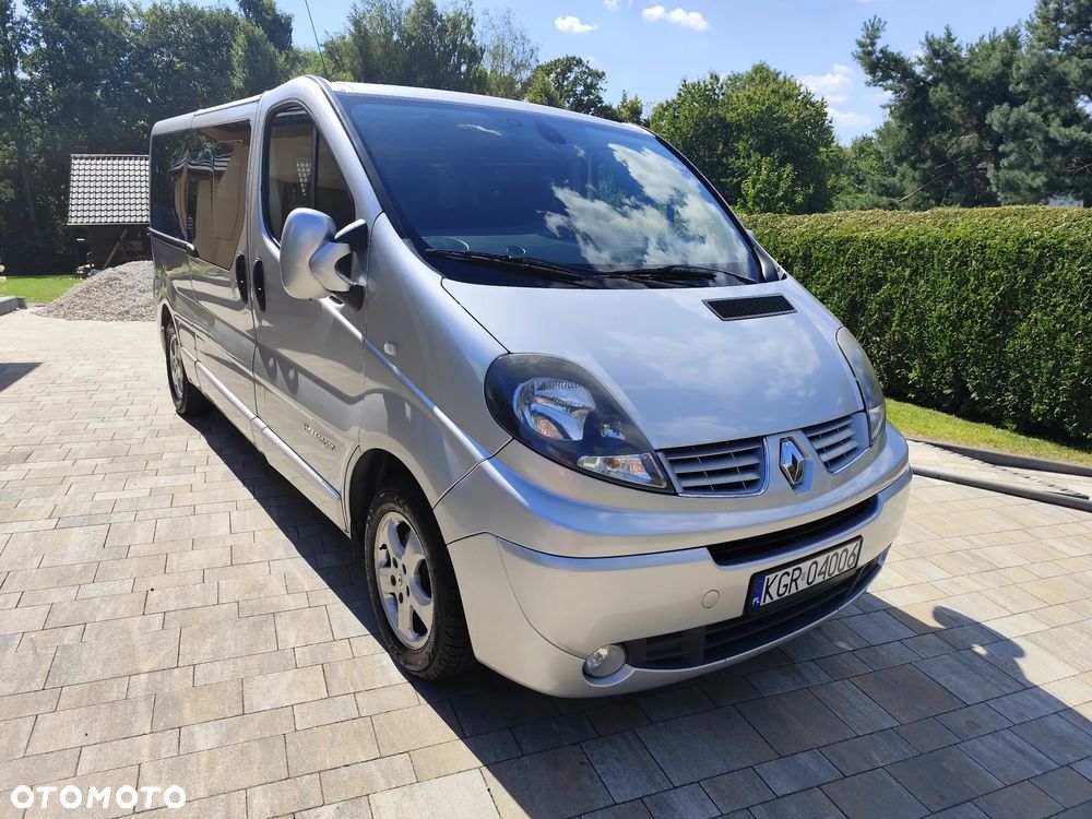 Renault Trafic Grand Passenger Black Edition - 2