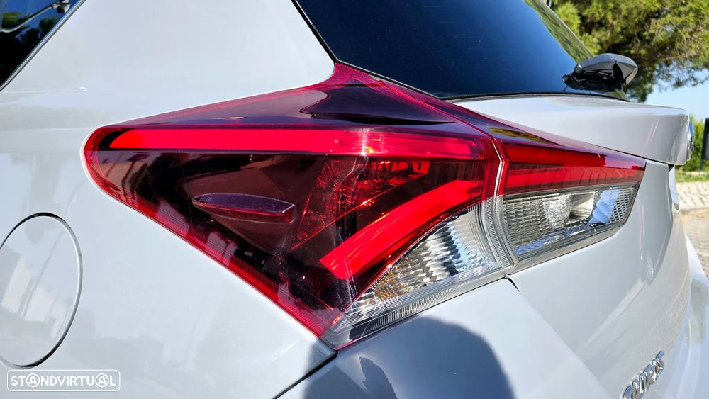 Toyota Auris 1.8 HSD Comfort +P.Techno+P.Sport - 25