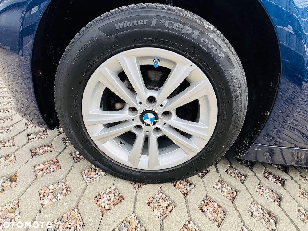 BMW Seria 3 318d Sport Line - 10