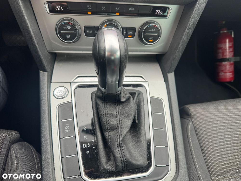 Volkswagen Passat 1.5 TSI OPF DSG Business - 16