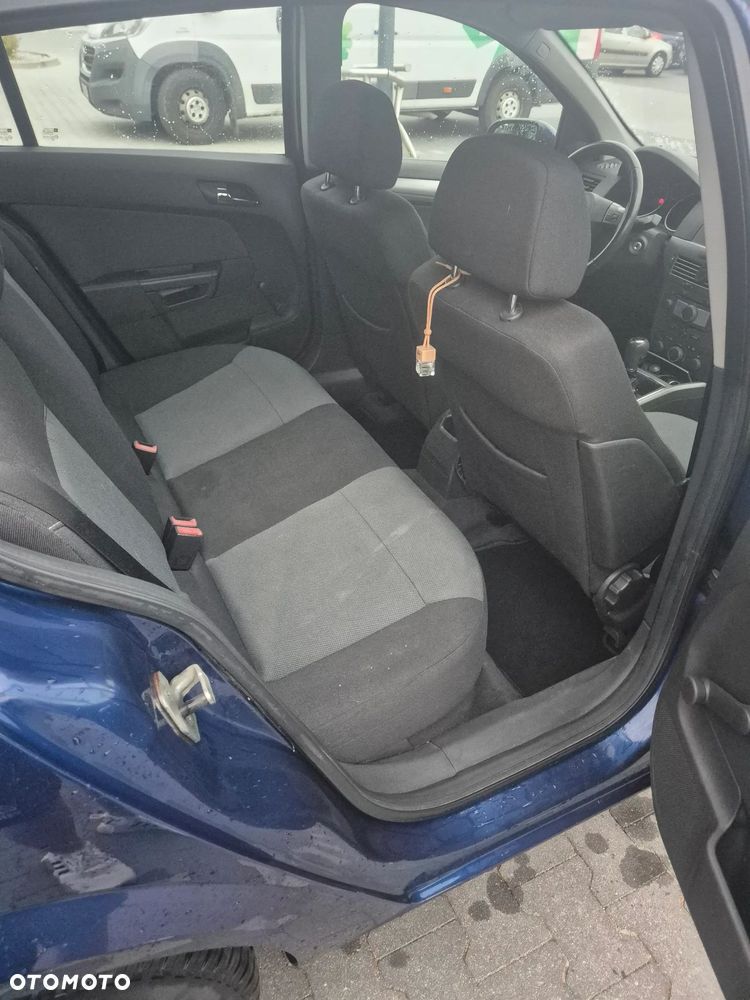 Opel Astra 1.9 CDTI DPF - 13