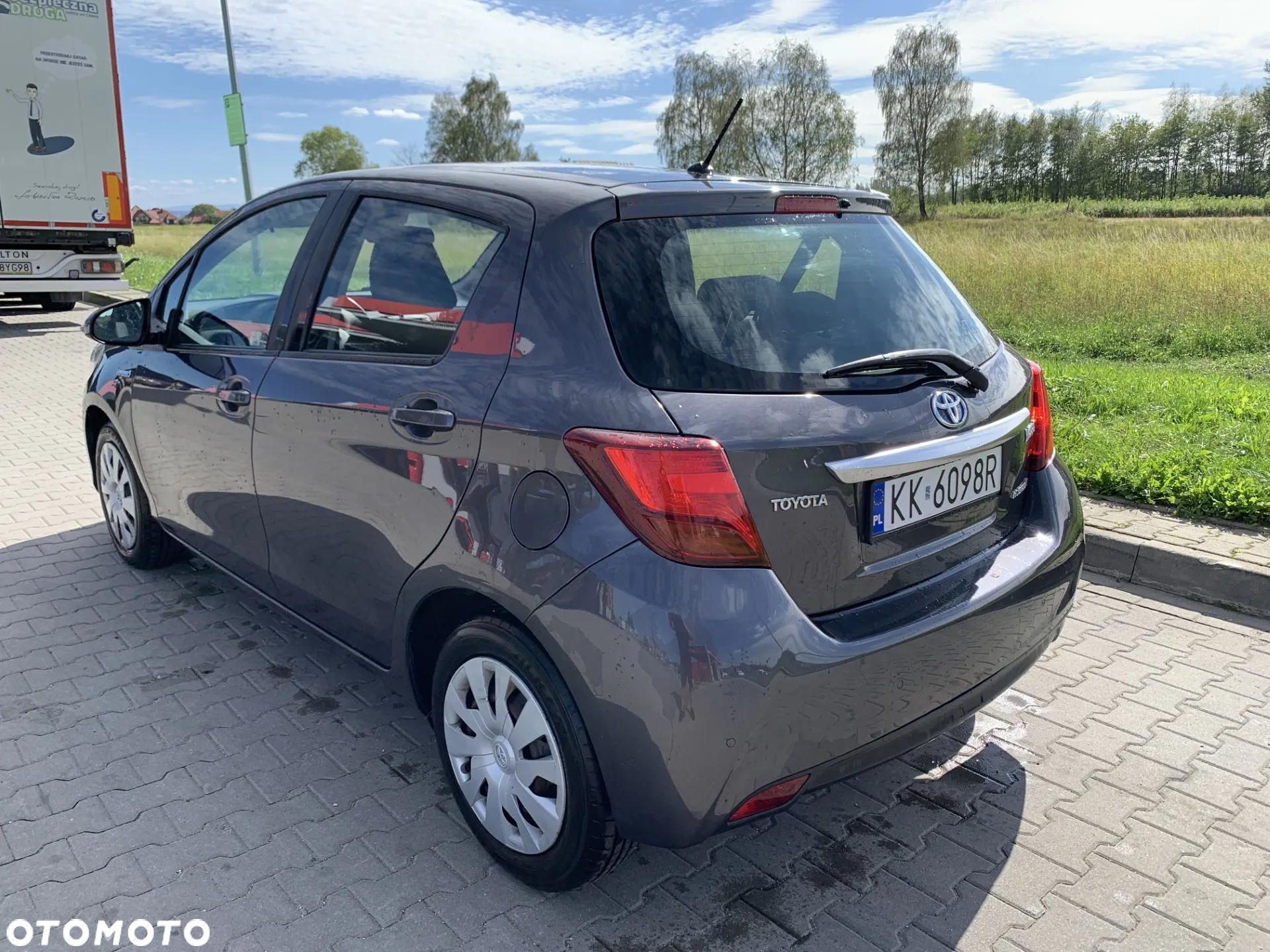 Toyota Yaris Hybrid 100 Active EU6 - 4