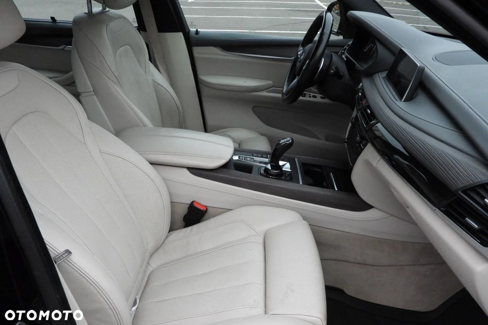 BMW X5 M M50d - 15