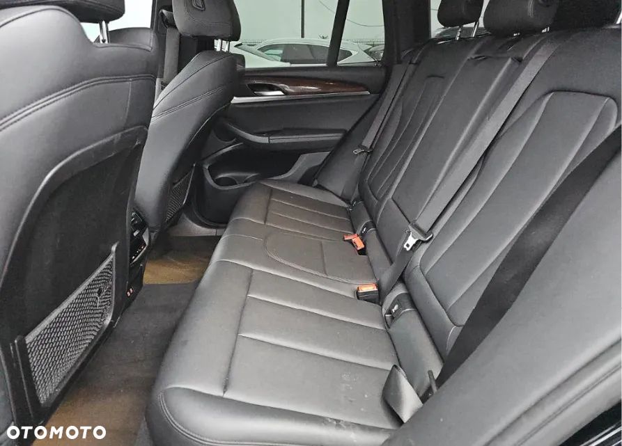 BMW X3 xDrive30i GPF Luxury Line - 9