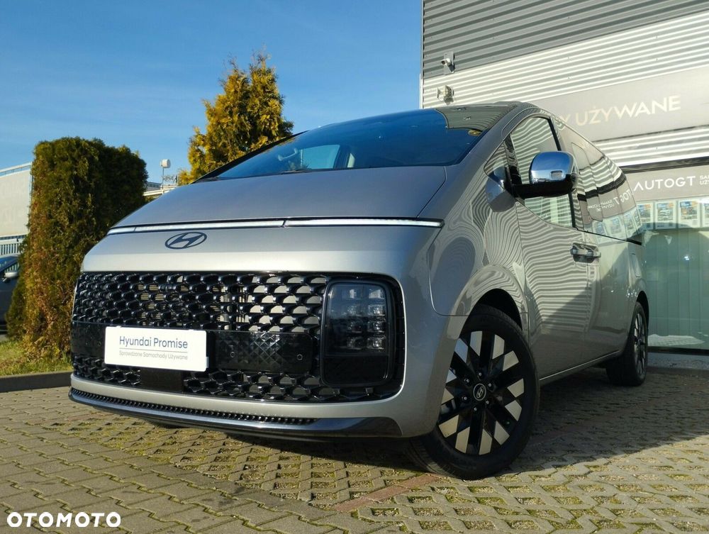 Hyundai Staria 1.6 T-GDI HEV Luxury - 1