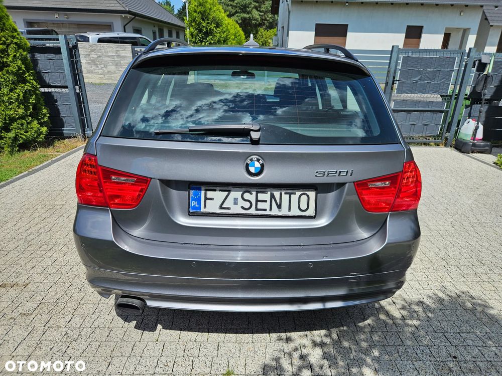 BMW Seria 3 320i Edition Exclusive - 6