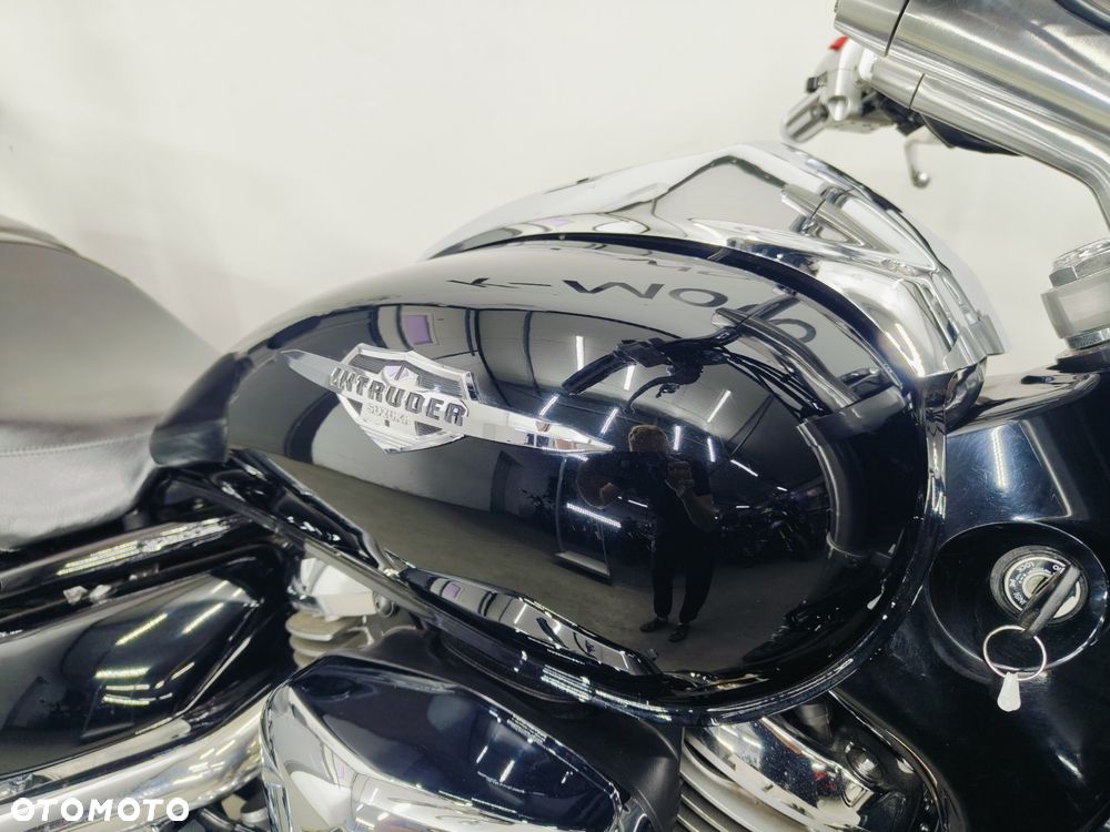 Suzuki Intruder - 6