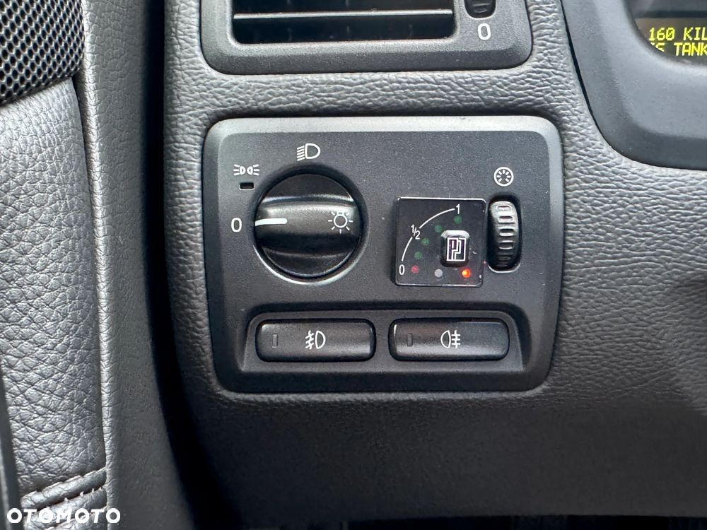 Volvo V70 2.4 Premium - 23