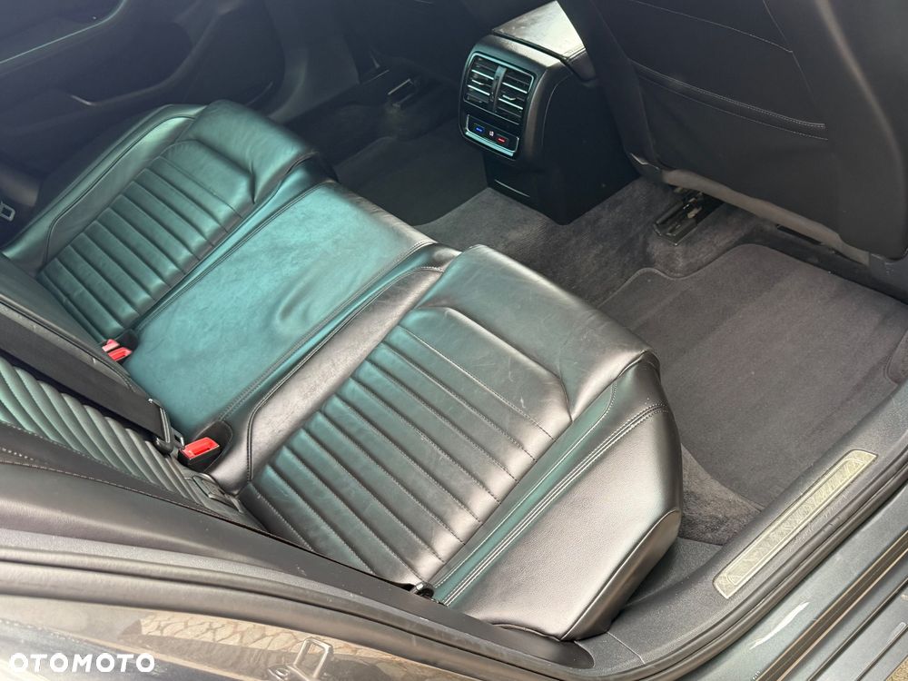 Volkswagen Passat - 21