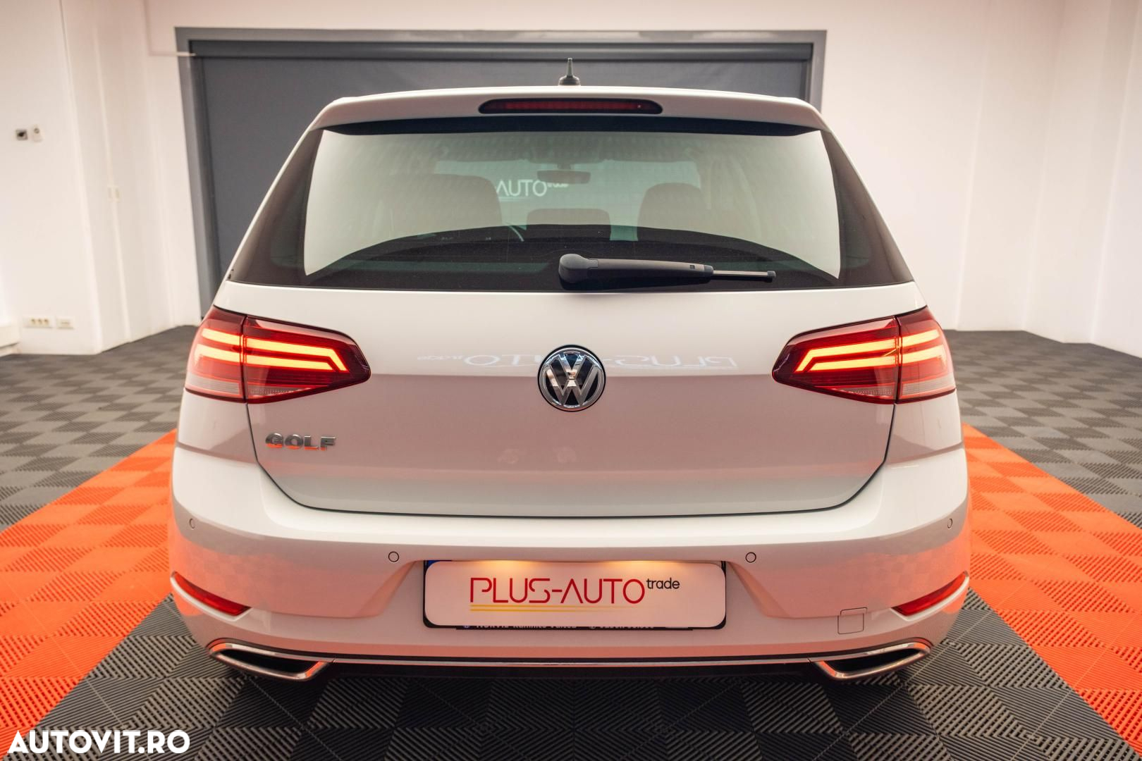 Volkswagen Golf - 3